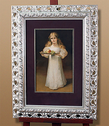 Картины с женскими портретами в сырном багете с паспарту и слипом под стеклом